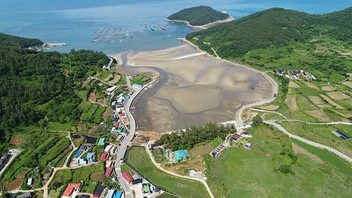 사진은 완도 청산도 둘레길 전경